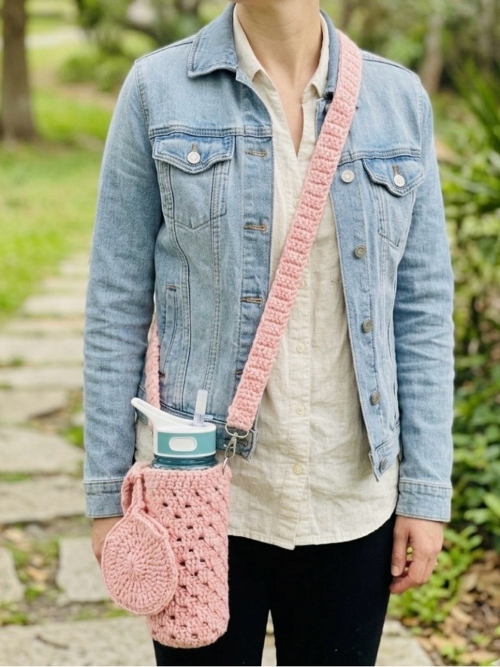 Crochet Pink Water Bottle Crossbody Bag with Coin Pouch